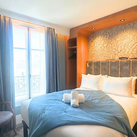 Hotel Bohem, Sacré-cœur