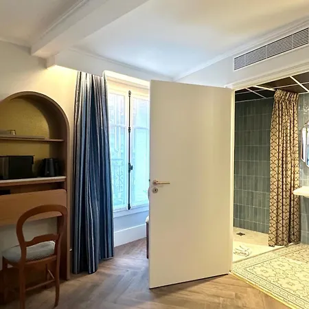 Bohem, Sacré-cœur Hotel