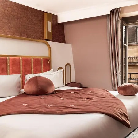 Bohem, Sacré-cœur Hotel