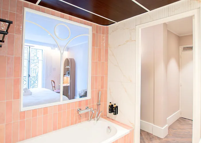 Hotel Bohem, Sacré-cœur 4*